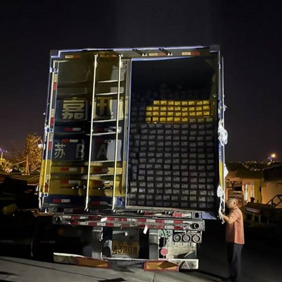 Партію затемненої тканини для рулонних штор успішно відправлено до Сполучених...